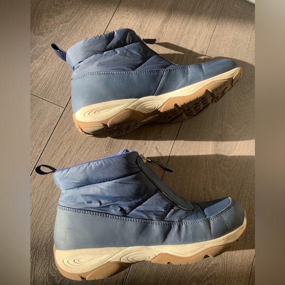 Winter shoes warmer simple- like new size 9w - Picture 5 of 10